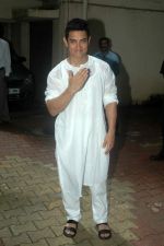 Aamir Khan celebrate eid at home on 31st Aug 2011 (27).JPG